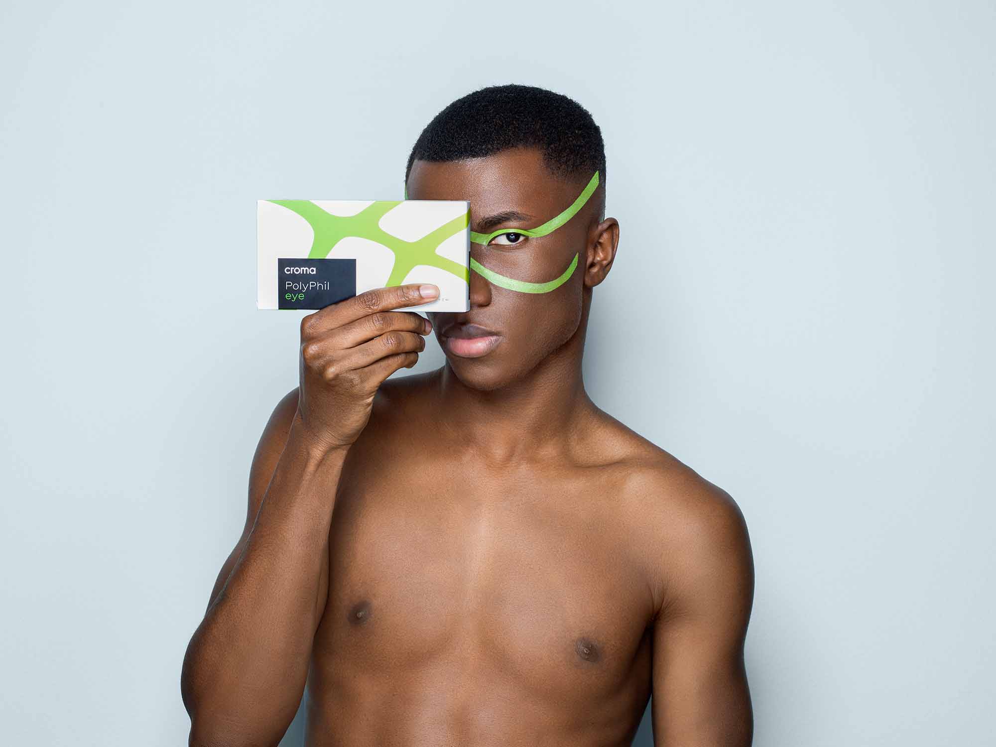 Mann viser frem Polyphil, et produkt som inneholder Polynukleotider